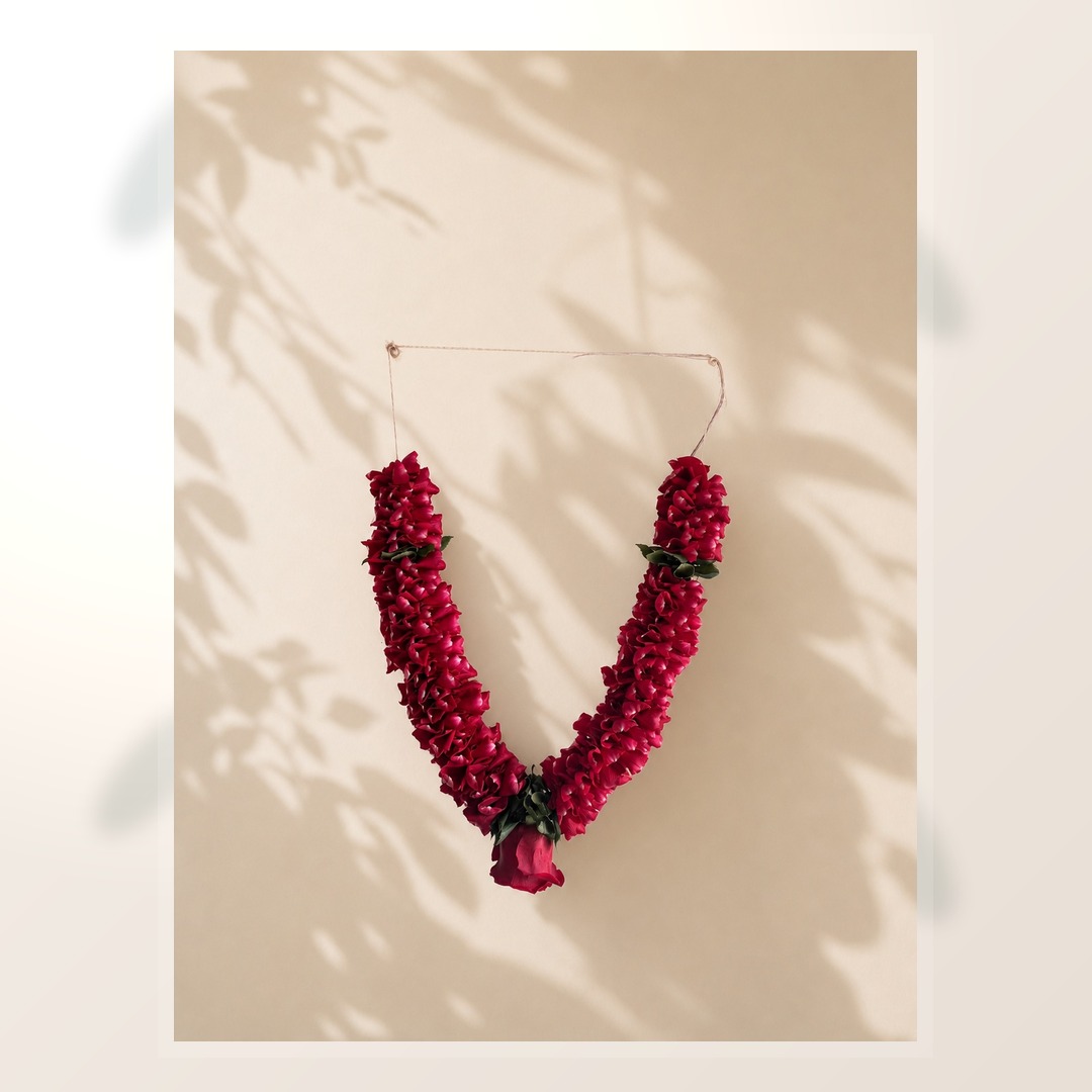 Fresh handcrafted floral garland product view